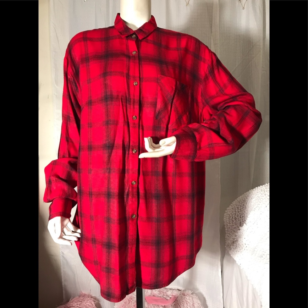A n d ea way  plaid button down beautiful blouse